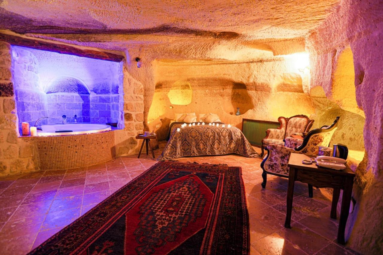 Sinasos Palace Cave Hotel Ürgüp Exterior foto