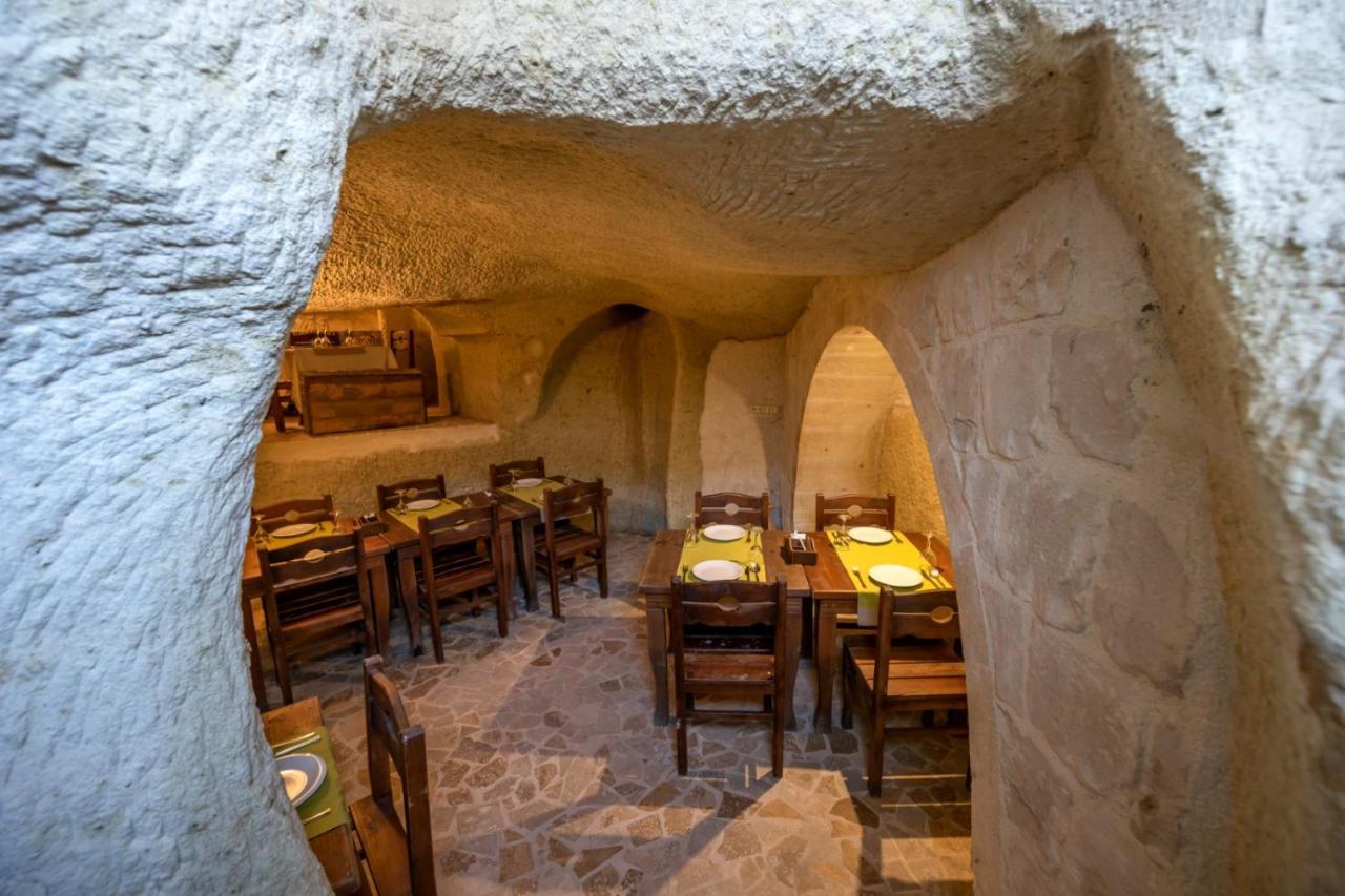 Sinasos Palace Cave Hotel Ürgüp Exterior foto
