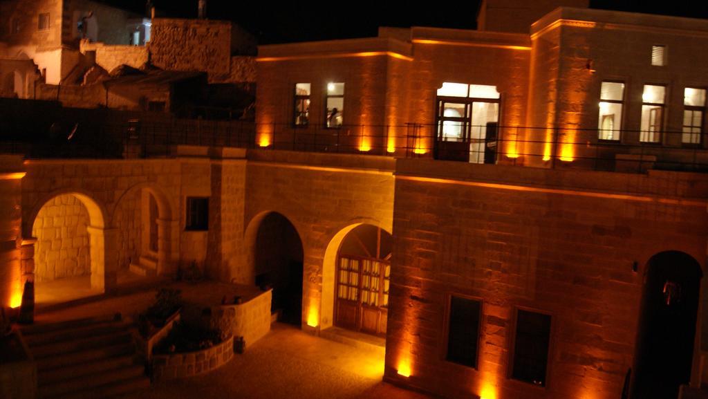 Sinasos Palace Cave Hotel Ürgüp Exterior foto