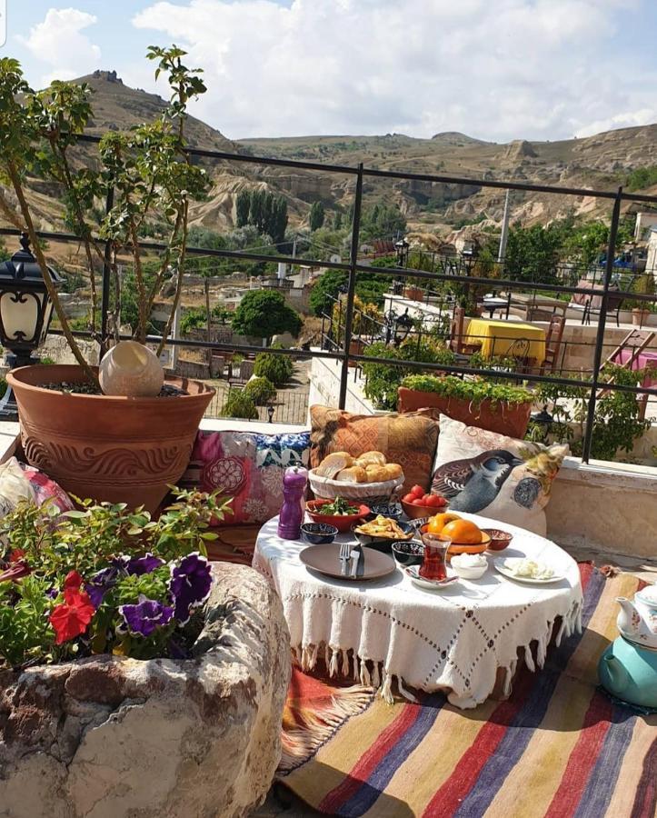 Sinasos Palace Cave Hotel Ürgüp Exterior foto