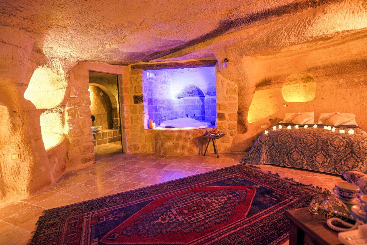 Sinasos Palace Cave Hotel Ürgüp Exterior foto