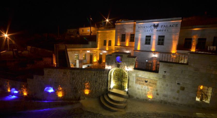 Sinasos Palace Cave Hotel Ürgüp Exterior foto