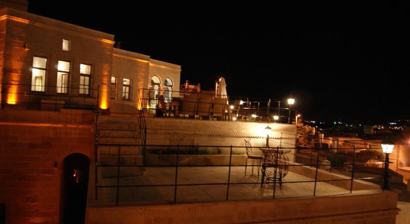 Sinasos Palace Cave Hotel Ürgüp Exterior foto