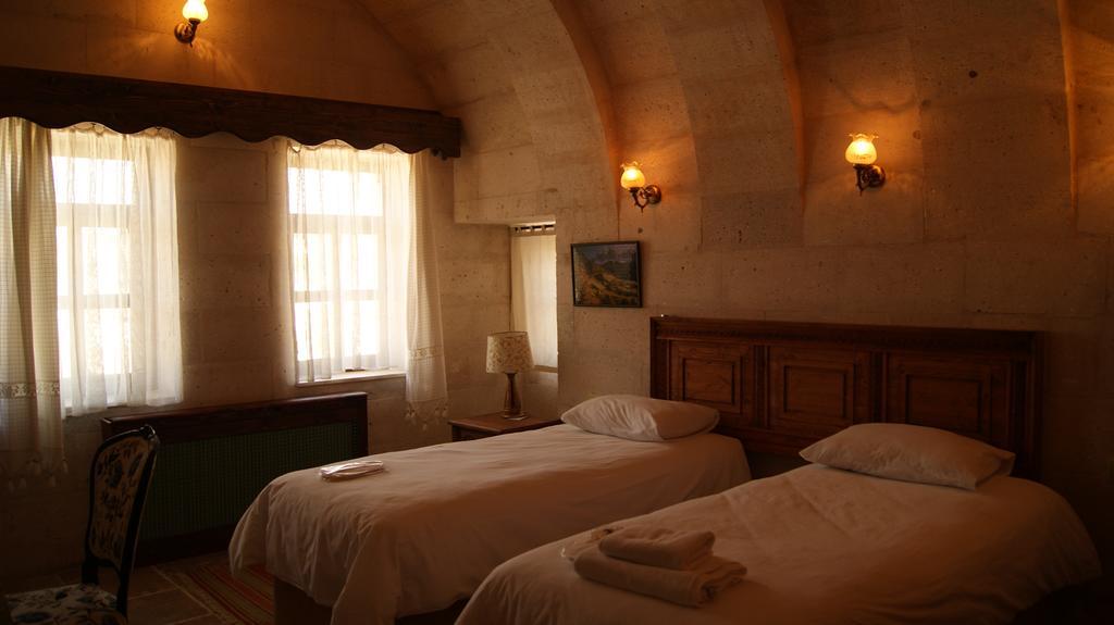 Sinasos Palace Cave Hotel Ürgüp Zimmer foto