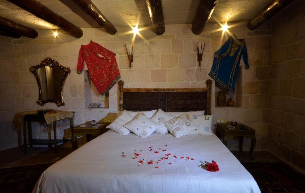 Sinasos Palace Cave Hotel Ürgüp Zimmer foto