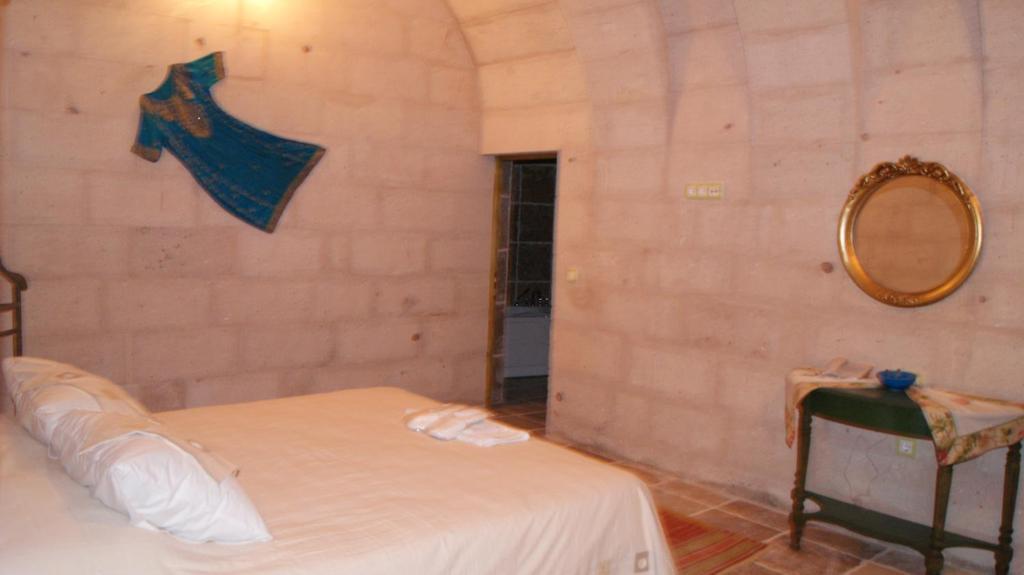 Sinasos Palace Cave Hotel Ürgüp Exterior foto