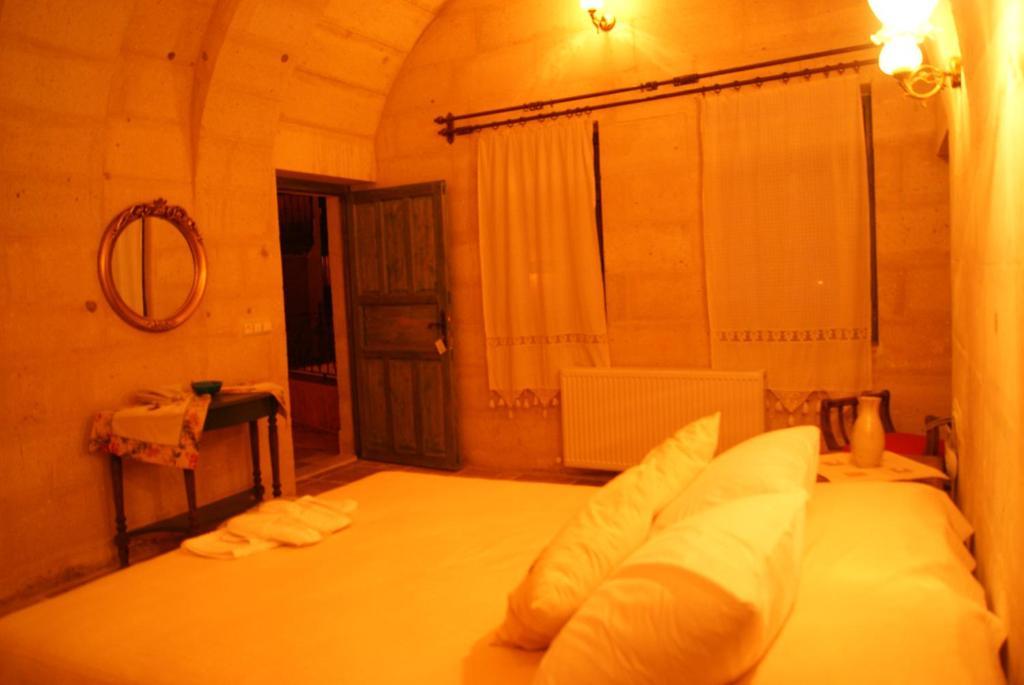 Sinasos Palace Cave Hotel Ürgüp Exterior foto